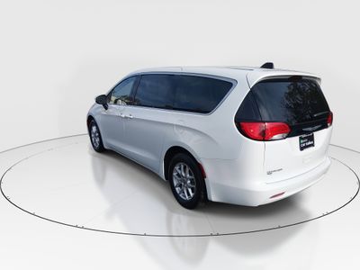 2023 Chrysler Voyager - Photo 5