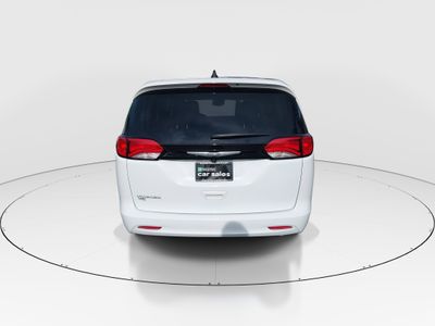 2023 Chrysler Voyager - Photo 6