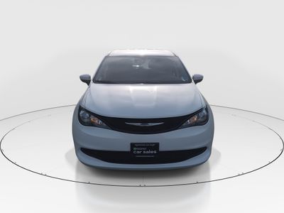2023 Chrysler Voyager - Photo 2
