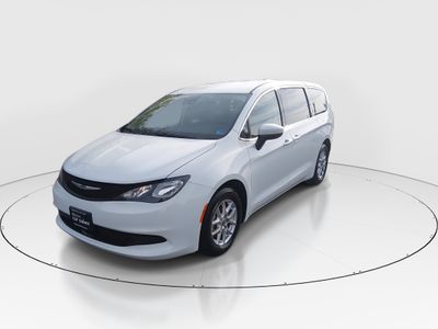 2023 Chrysler Voyager - Photo 3