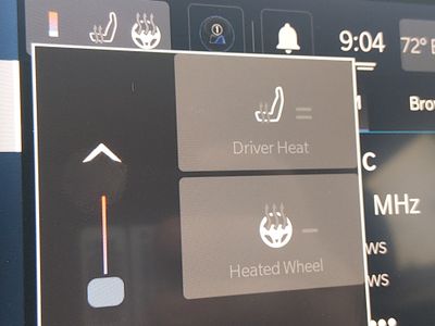 2023 Chrysler Voyager - Photo 18