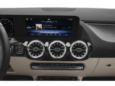 2026 Mercedes-Benz GLA - Photo 10