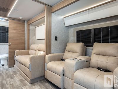 2026 Tiffin Motorhomes Wayfarer - Photo 9