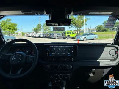 2025 Jeep Wrangler - Photo 3