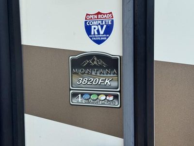 2017 Keystone Montana - Photo 11