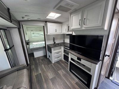 2022 Dutchmen Atlas - Photo 11