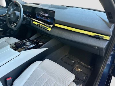 2024 BMW i5 — photo 31 view