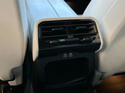 2024 BMW i5 — photo 27 view