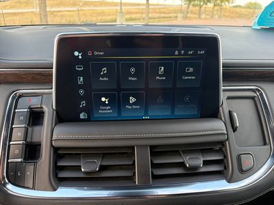 2024 Chevrolet Suburban — photo 8 view