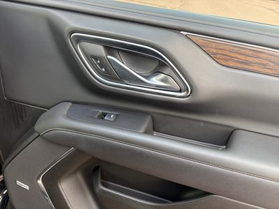 2024 Chevrolet Suburban — photo 14 view