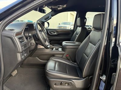 2024 Chevrolet Suburban — photo 12 view