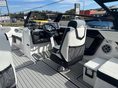 2025 Yamaha 222SE - Photo 12