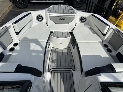 2025 Yamaha 222SE - Photo 15