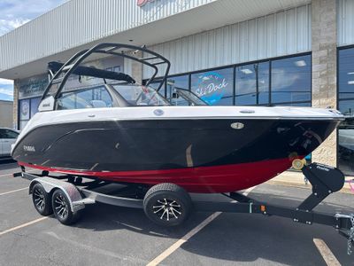 2025 Yamaha 222SE - Photo 2