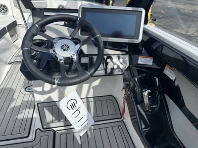 2025 Yamaha 222SE - Photo 13