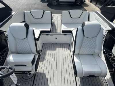 2025 Yamaha 222SE - Photo 16