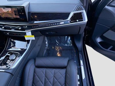 2026 BMW X5 — photo 17 view