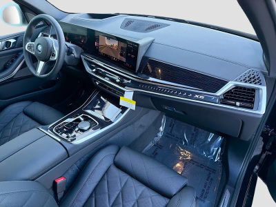 2026 BMW X5 — photo 13 view