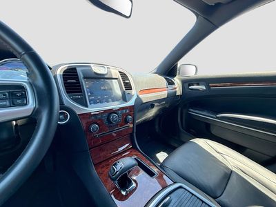 2013 Chrysler 300 - Photo 25