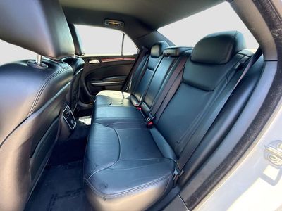 2013 Chrysler 300 - Photo 19