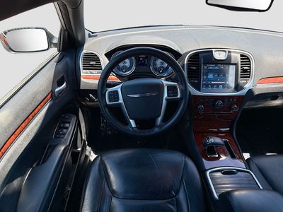 2013 Chrysler 300 - Photo 16