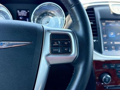 2013 Chrysler 300 - Photo 32