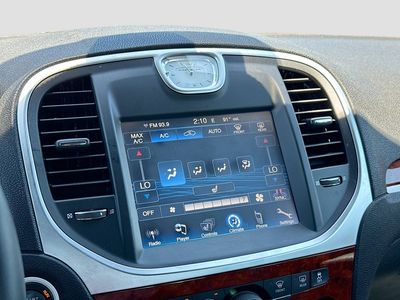 2013 Chrysler 300 - Photo 28