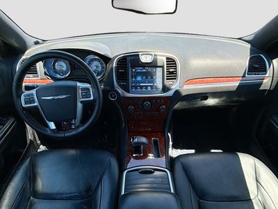 2013 Chrysler 300 - Photo 15