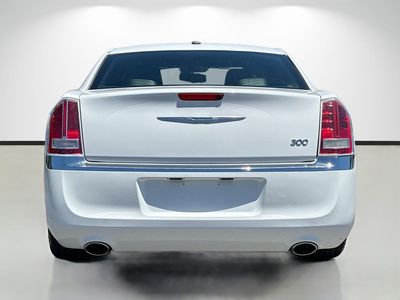 2013 Chrysler 300 - Photo 4