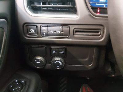 2024 Chevrolet Suburban - Photo 13