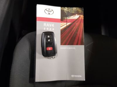 2024 Toyota RAV4 - Photo 15