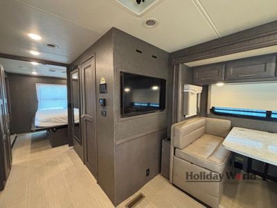 2021 Thor Motor Coach Challenger - Photo 10