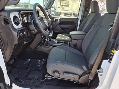 2026 Jeep Wrangler — photo 13 view