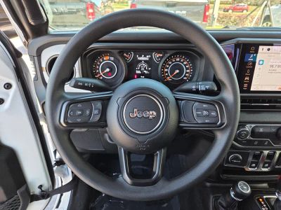 2026 Jeep Wrangler — photo 17 view