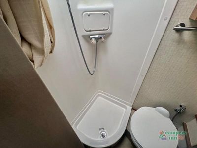 2016 Winnebago Navion - Photo 34