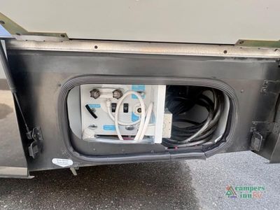 2016 Winnebago Navion - Photo 6
