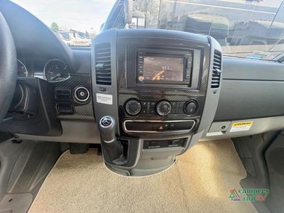 2016 Winnebago Navion - Photo 21