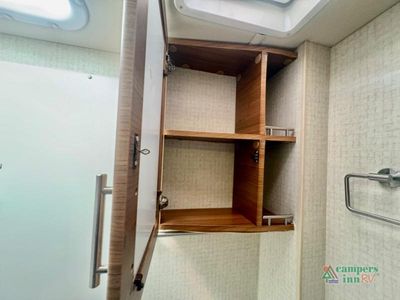 2016 Winnebago Navion - Photo 35