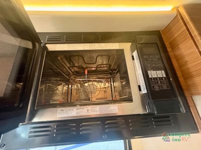 2016 Winnebago Navion - Photo 30