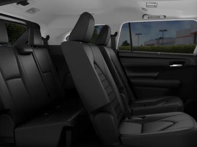 2026 Toyota Highlander Hybrid — side profile view