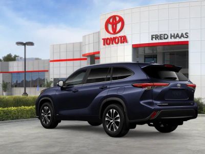 2026 Toyota Highlander Hybrid — photo 8 view