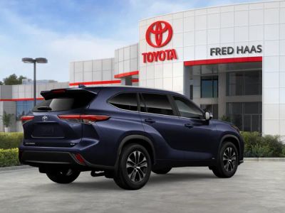 2026 Toyota Highlander Hybrid — photo 12 view
