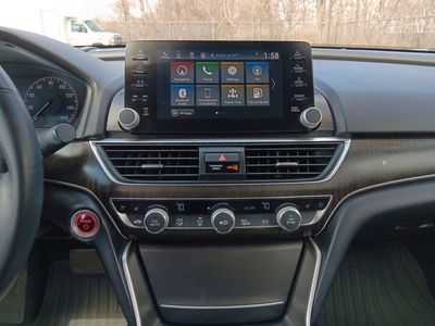 2019 Honda Accord Hybrid Touring Sedan - Photo 18