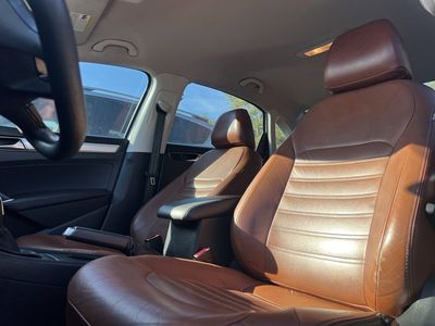 2017 Volkswagen Passat - Photo 3