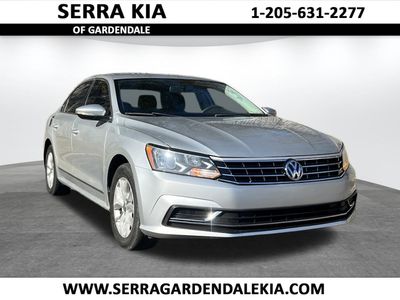 2017 Volkswagen Passat - Photo 1