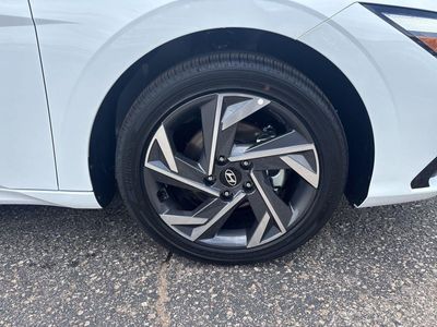 2026 Hyundai Elantra — photo 25 view