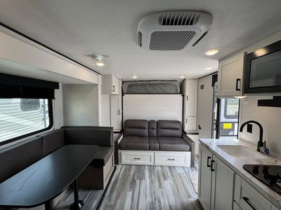 2026 Jayco Jay Flight SLX - Photo 10