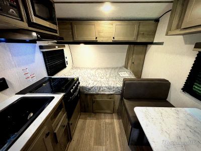 2027 Sunset Park RV Sun Lite — detail view