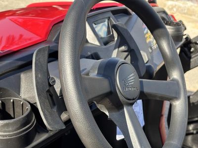 2025 Honda Pioneer 520 — photo 10 view