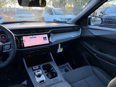 2026 Jeep Cherokee — photo 32 view